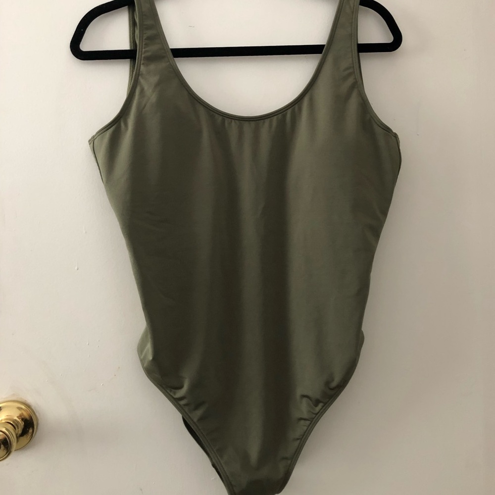 One piece swim